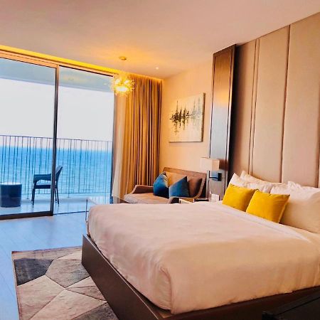 Panorama Lyn Beachfront Apartment Nha Trang Esterno foto