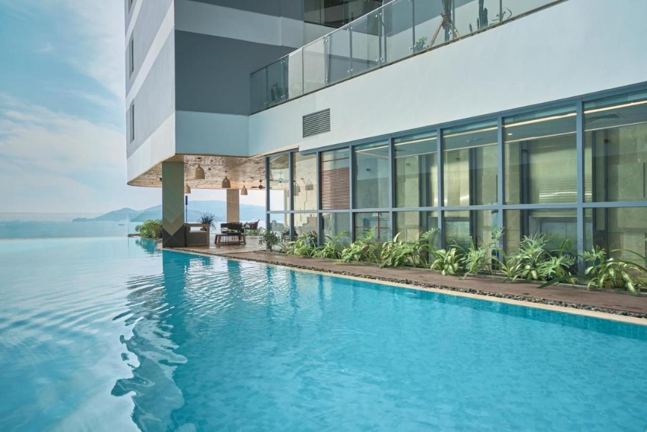 Panorama Lyn Beachfront Apartment Nha Trang Esterno foto