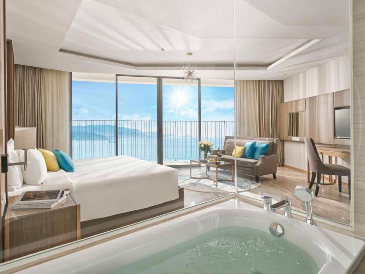 Panorama Lyn Beachfront Apartment Nha Trang Esterno foto