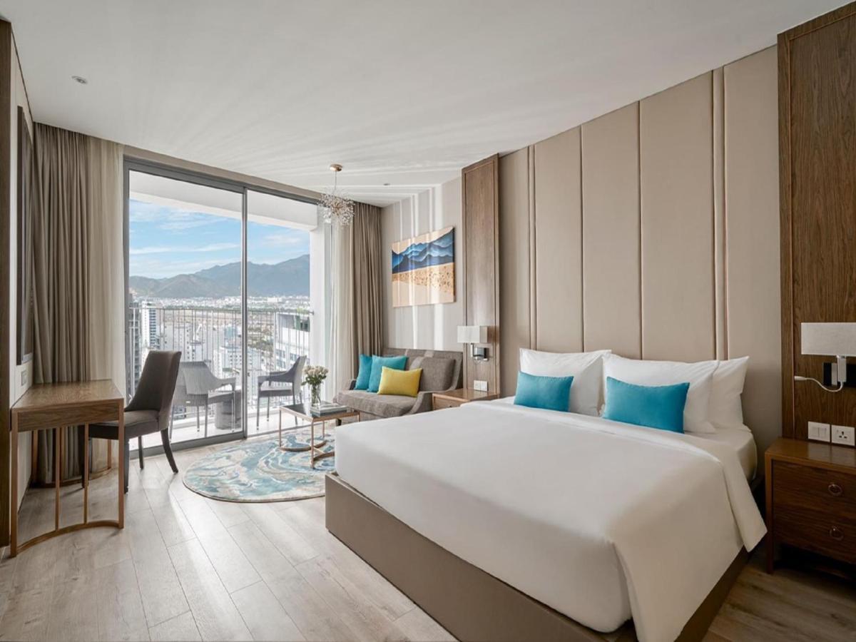 Panorama Lyn Beachfront Apartment Nha Trang Esterno foto