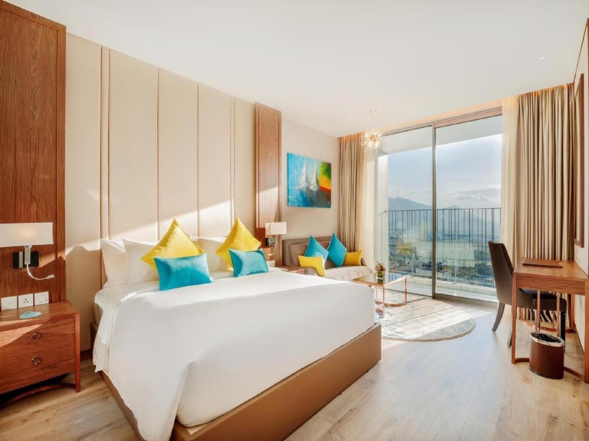 Panorama Lyn Beachfront Apartment Nha Trang Esterno foto