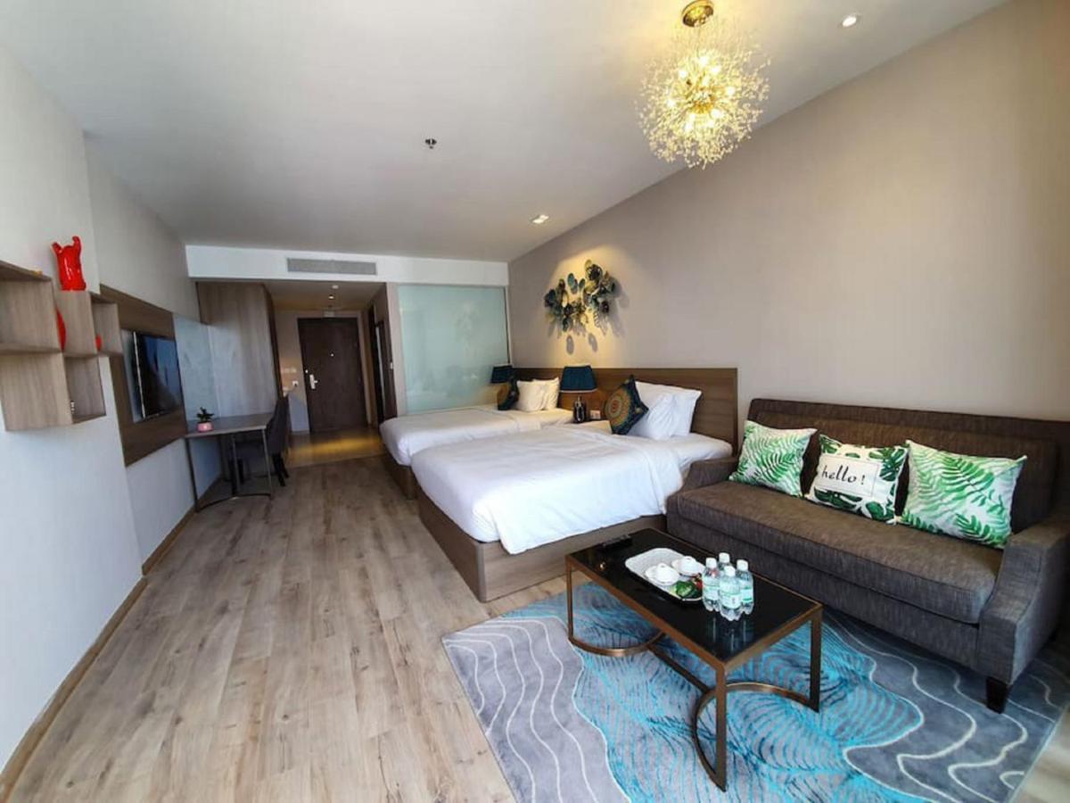 Panorama Lyn Beachfront Apartment Nha Trang Esterno foto