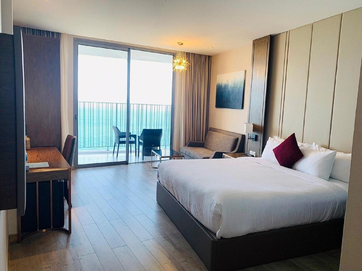 Panorama Lyn Beachfront Apartment Nha Trang Esterno foto